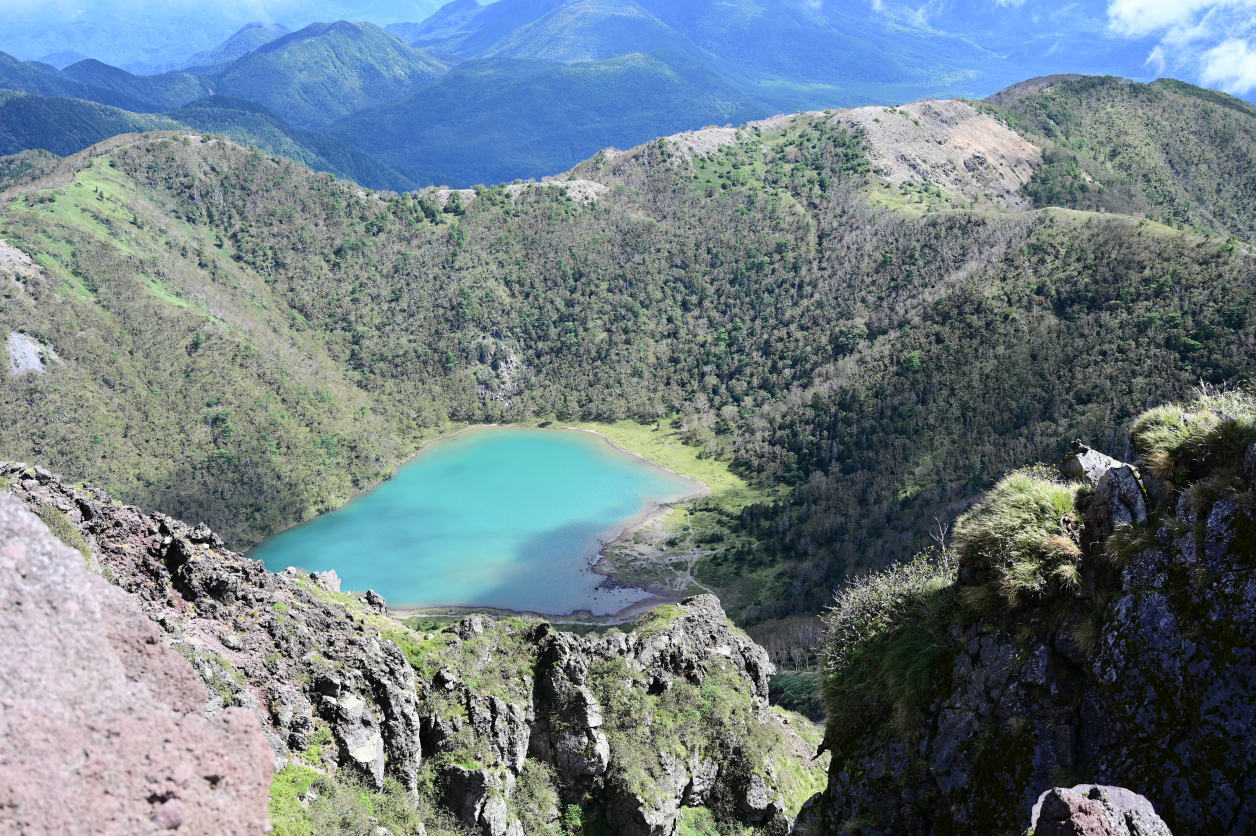 日光白根山の五色沼